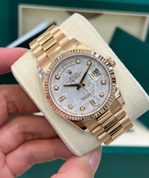 ROLEX OYSTER PERPETUAL DAY-DATE Ref. 118235 Likenew